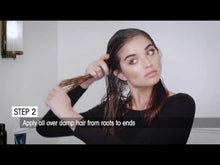 Carica e avvia il video nel visualizzatore di galleria, Featherbalm Weightless Styler